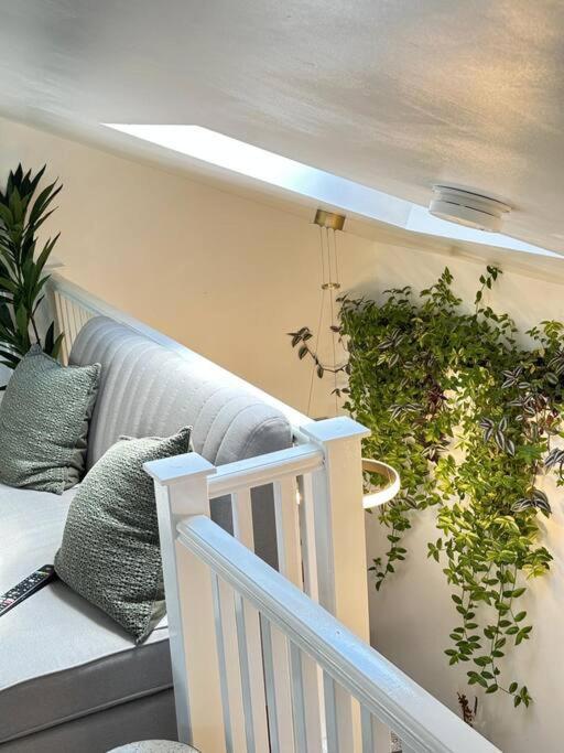 Cosy Stylish Studio Apartment Trowbridge Exterior foto